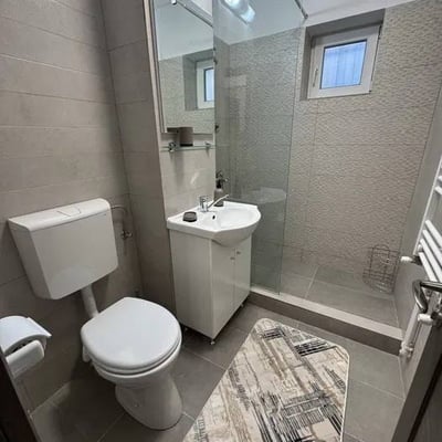 Аренда комфортных 2-комнатных апартаментов с отдельной кухней, Tomis Nord, Констанца, Румыния